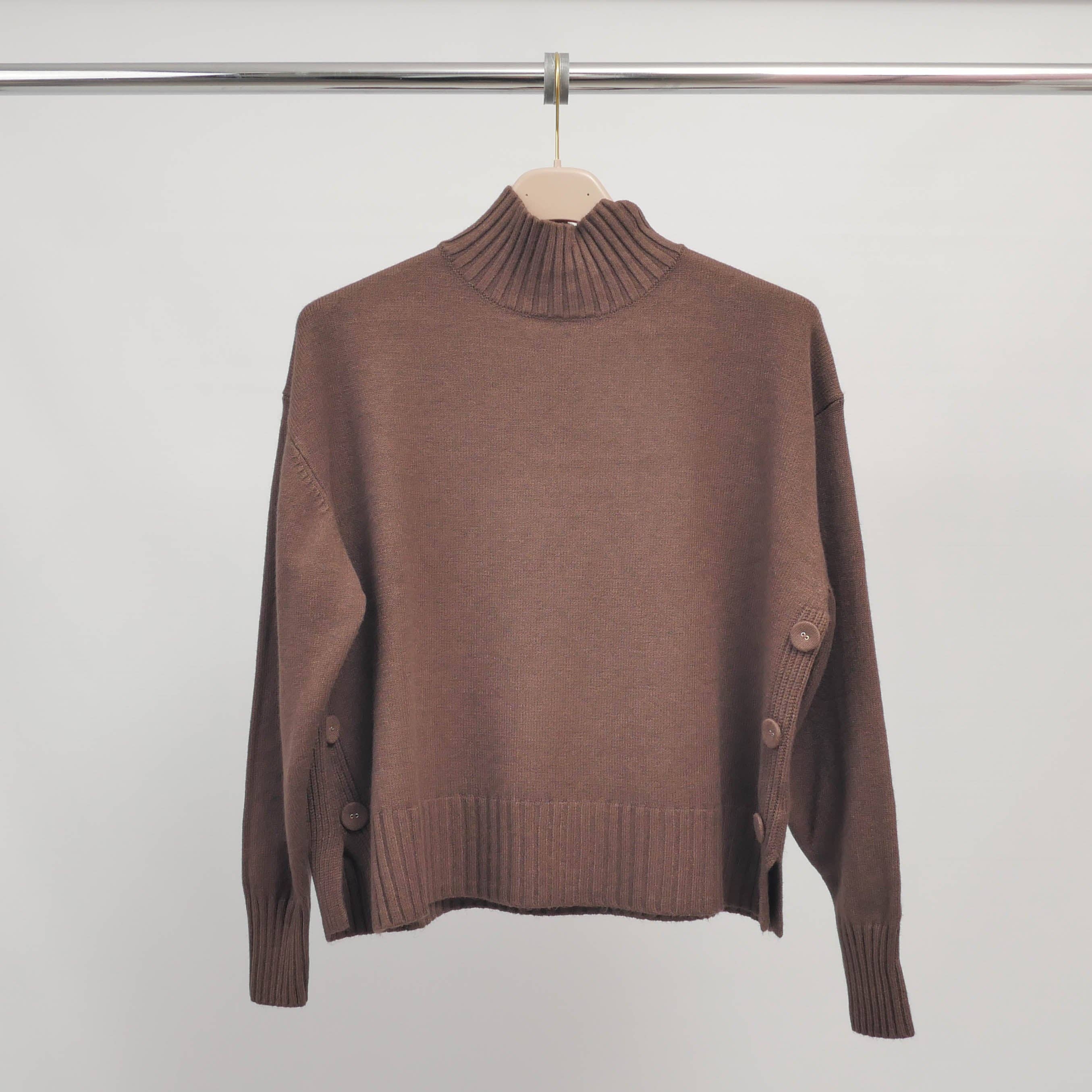 Cecile Wang - Wholesale Knit Sweater - Women's - High neck sweater with side buttons – HY120594