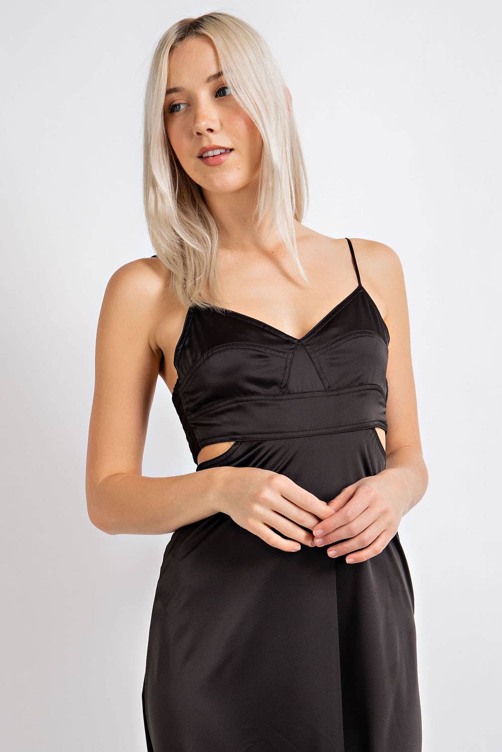 Edit by Nine - Vente Robe – femme - Robe longue en satin avec découpe au dos et bretelles6
