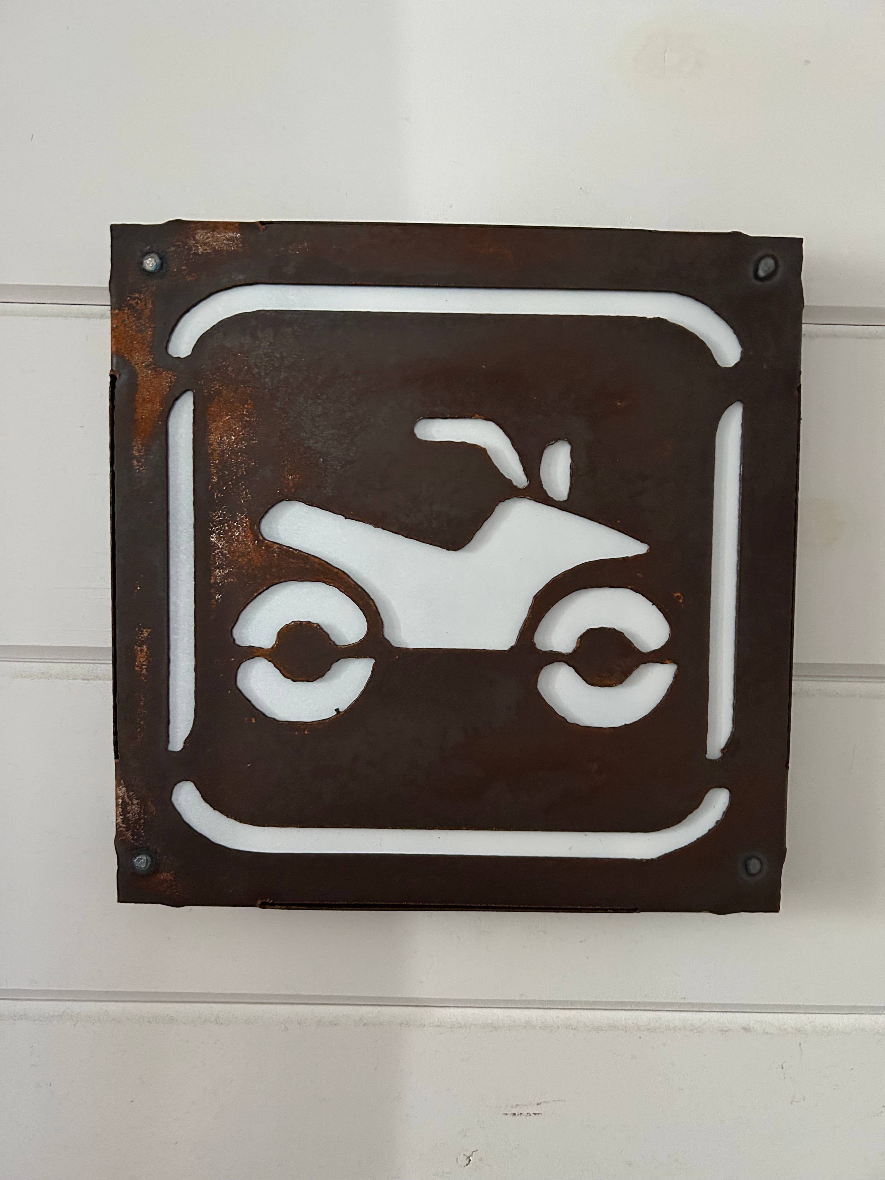 Out.West.Lifestyle. – wholesale Skylt – METALL REKREATION TECKEN20