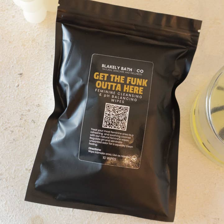 Blakely, Bath, & Co, LLC - Wholesale Intimate Cleanser/Wipe - Feminine Cleansing & pH Balancing Wipes – Natural Intimate Wipes for Freshness On the Go3