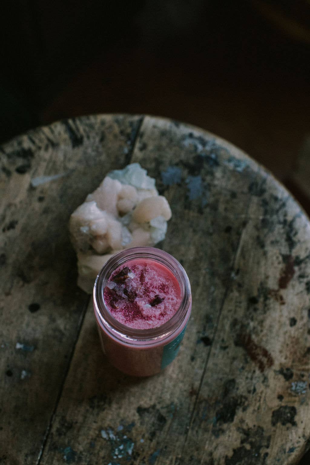 Midnight Raven Studios - Venta al por mayor Velas en tarros - Vela Love Witch con forma de hechizo, de madera de sándalo y rosa dulce1