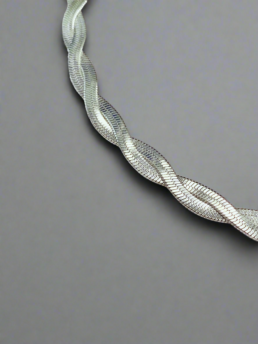 Golden Hour xo - Wholesale Link & Chain Necklace - Twisted Chevron Necklace2