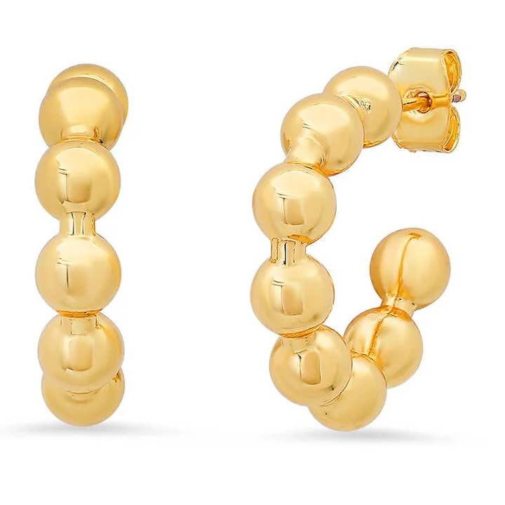 Boucle d'oreille huggie à boule dorée pour la vente par Tai Jewelry