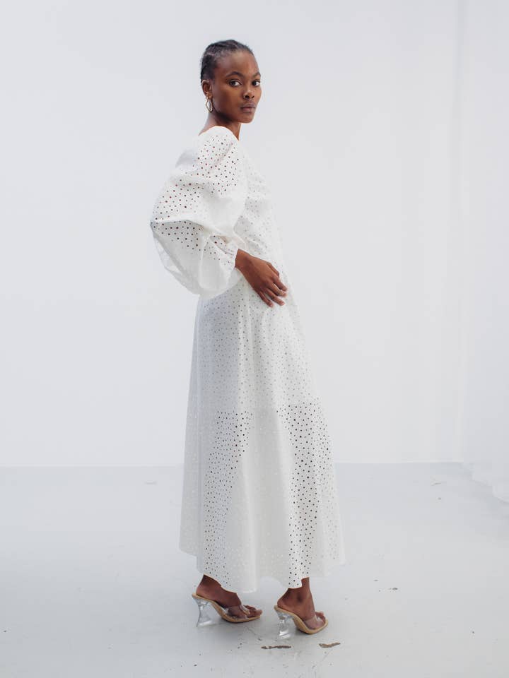 Vestido maxi de encaje de algodón orgánico Kairo para venta al por mayor de Mykke Hofmann