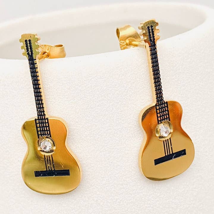 Mio Queena – Großhandel Ohrhänger – Gitarrenohrstecker aus vergoldetem Edelstahl - FGS0