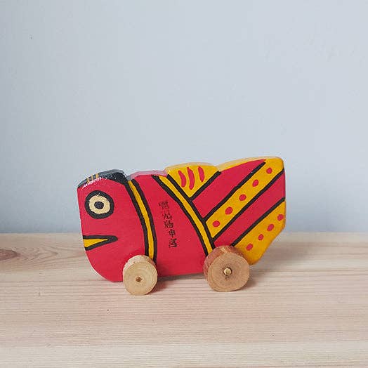 Small 'Tai Guruma' Wooden Car by Koubou Miyaji for wholesale by wagumi