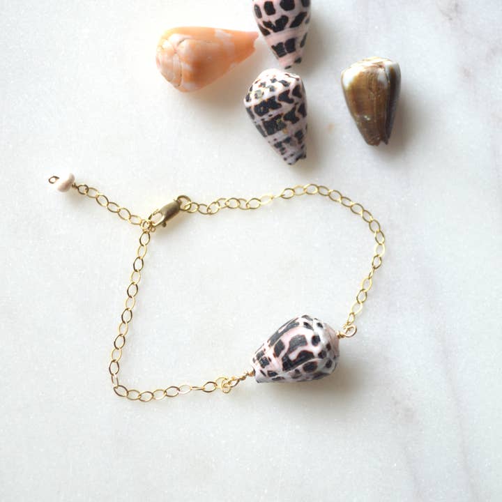 Bracelet à chaîne en forme de cône pour la vente par Salty But Sweet