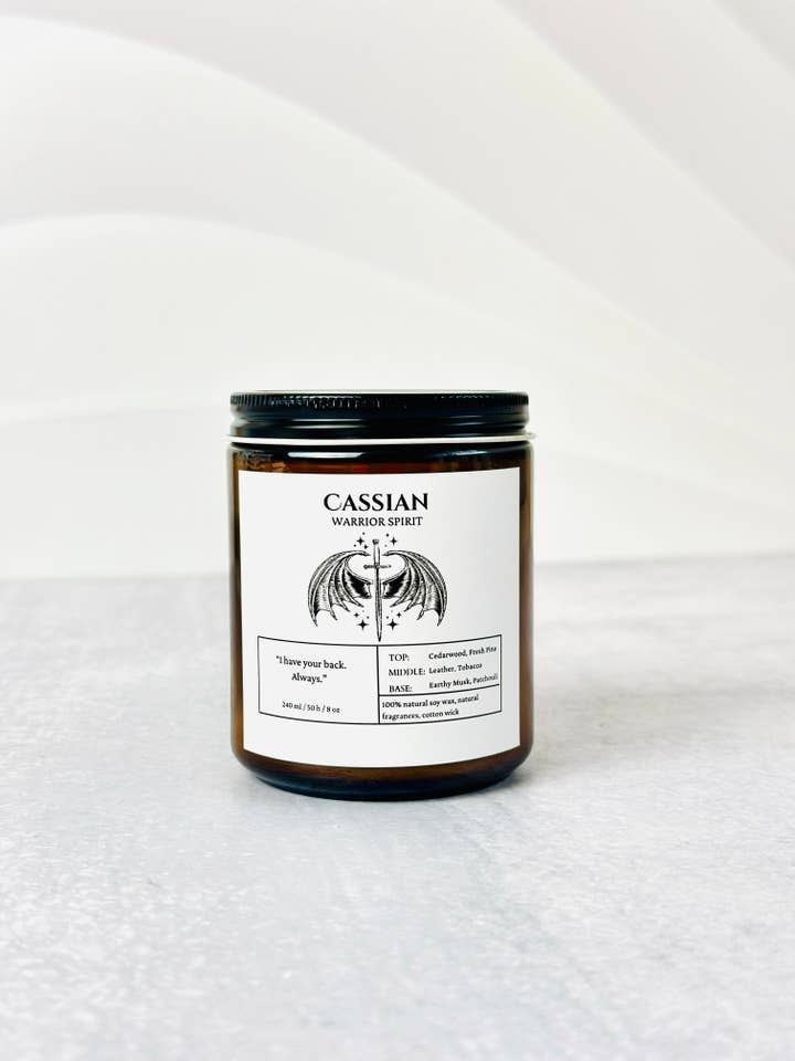 Bougie parfumée Cassian | Sous licence officielle ACOTAR pour la vente par CurlyCandle