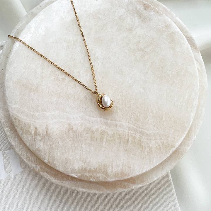 24th & Gold - Wholesale Pendant/Charm Necklace - Eileen Necklace
