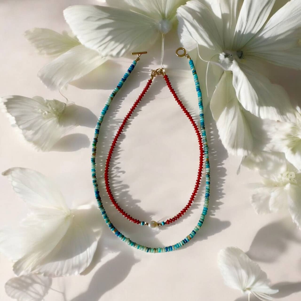 Sonya Renee Jewelry - Vente Collier de perles - Collier Minnie - Perles de Dolomite avec Inflexions Dorées1