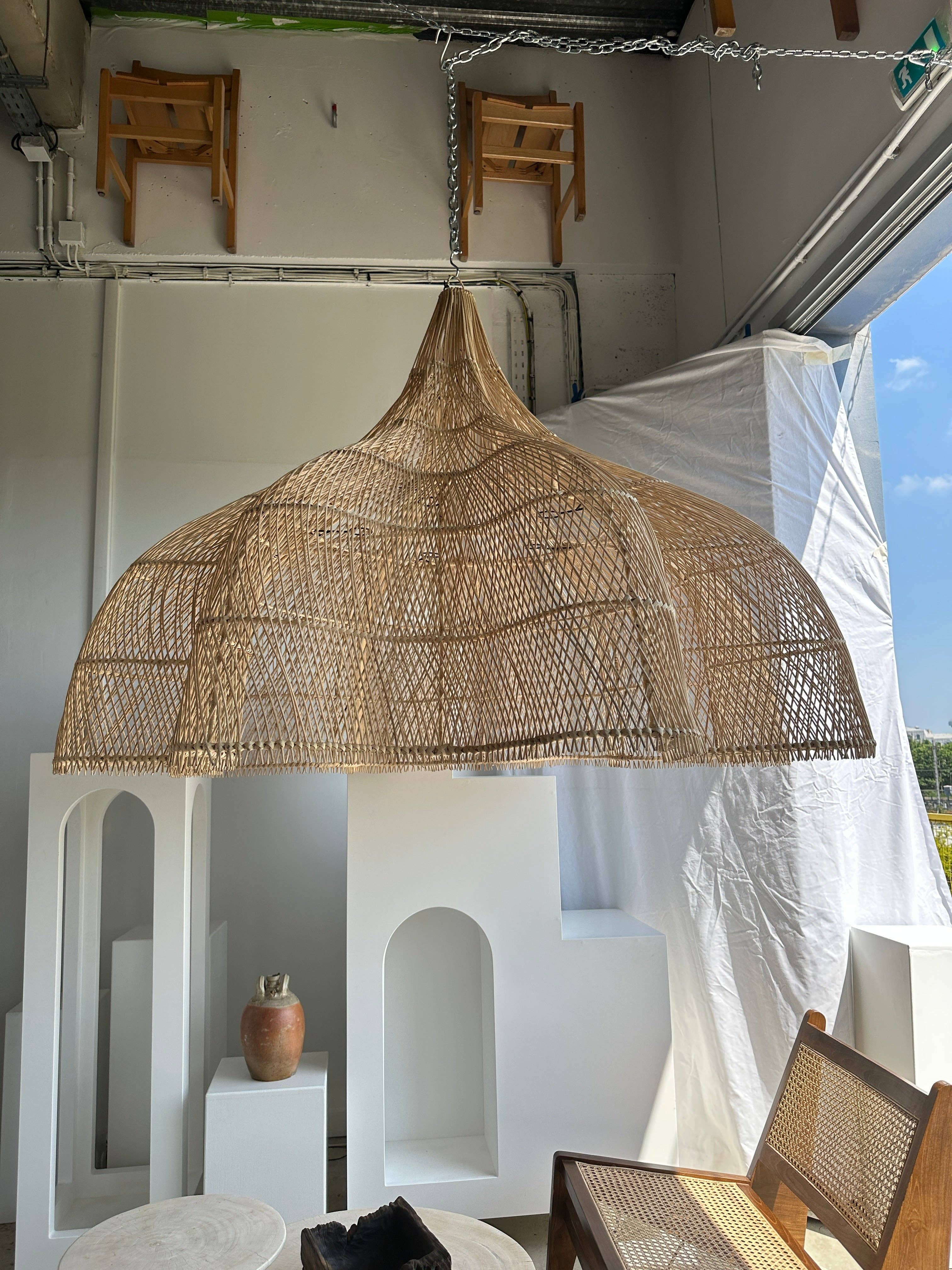 Office Objets - Wholesale Chandelier/Hanging Light - Immense rattan suspension in the shape of a flower, tulip, corolla H:1m; D:1m50168