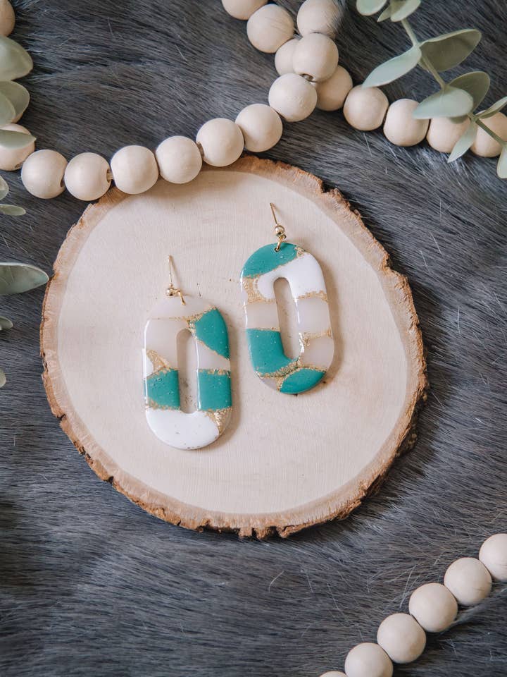 Crystal inspireret Polymer ler øreringe for engroshandel hos Millburn Place