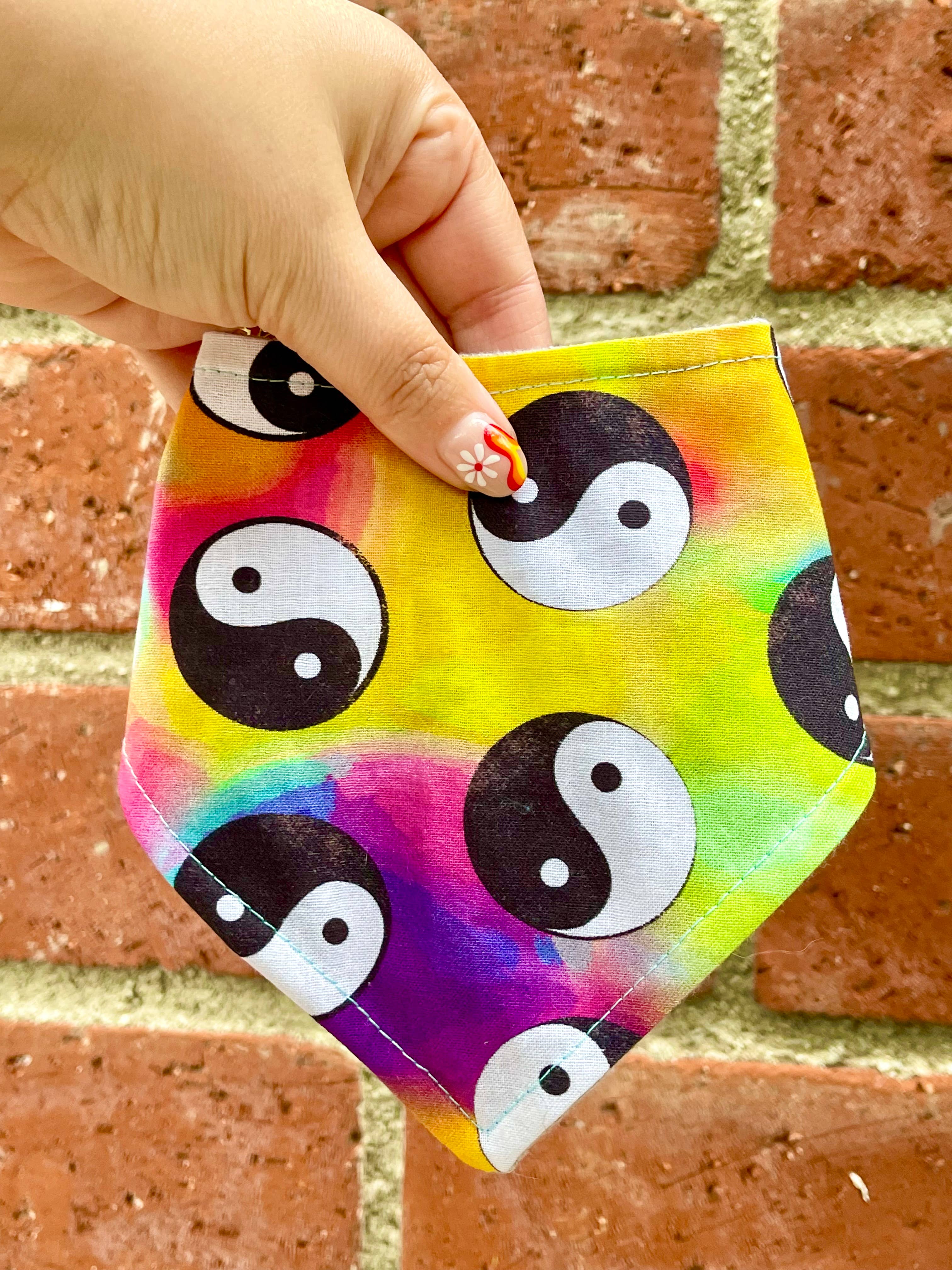 Very Vintage Designs – wholesale Pet bandana – Dog – Yin Yang Dog Bandana – Rainbow Tie-Dye Print – Eco-Friendly8