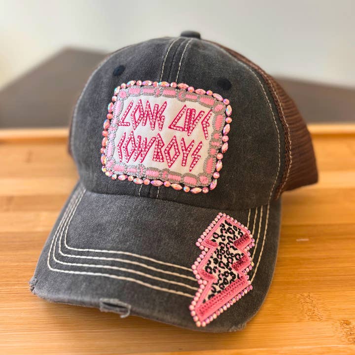 Cowgirl Glam Mesh-Back Pet voor wholesale door Page and Riggs Designs, LLC