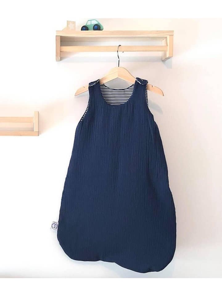 Manufacture des bébés français – wholesale Sovsäck - Baby – Marinblå sommarsovsäck 6-24 månader