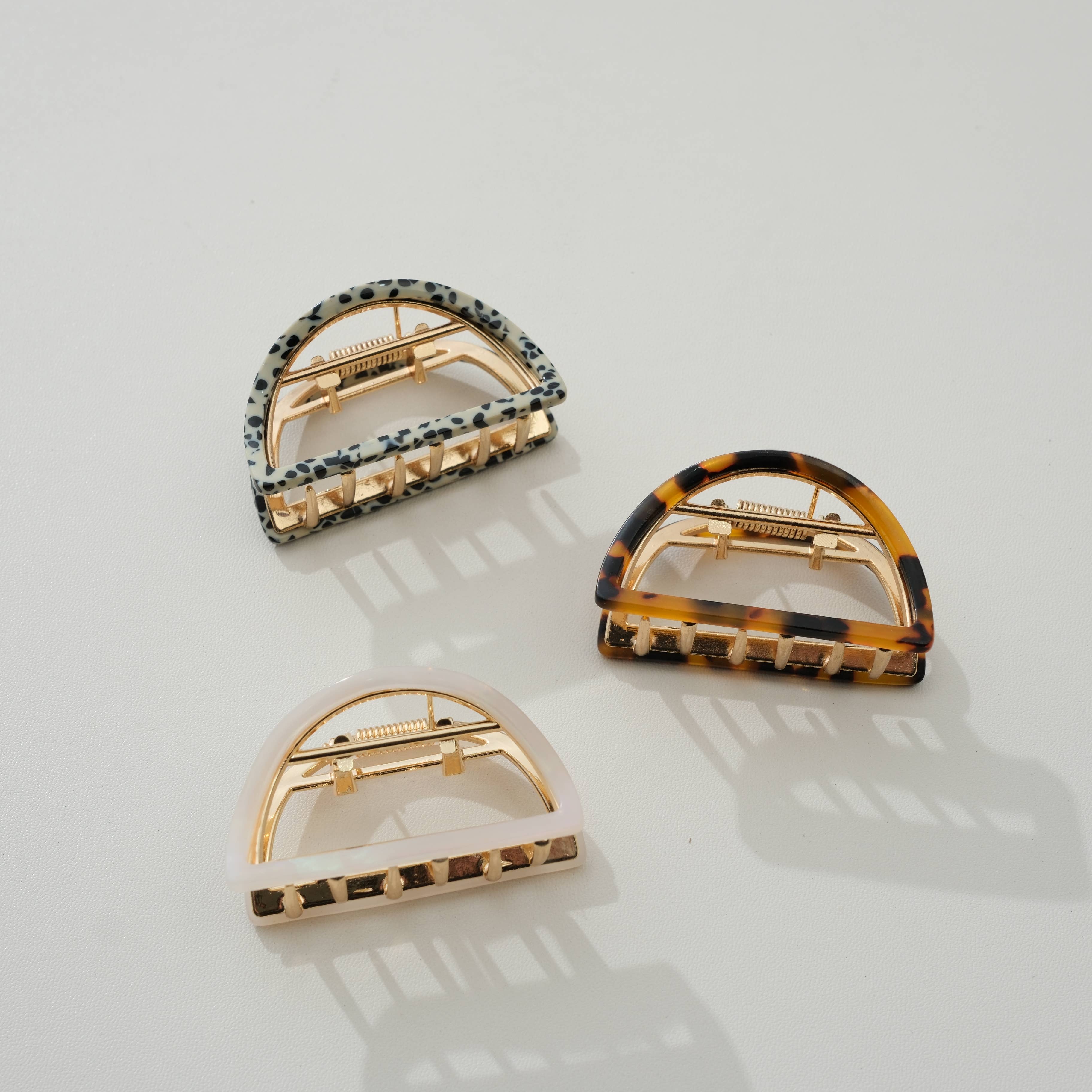 Adorro - Wholesale Hair Clip - Women's - Rosalie Core Classic Half Moon Metal Claw Clip - Small