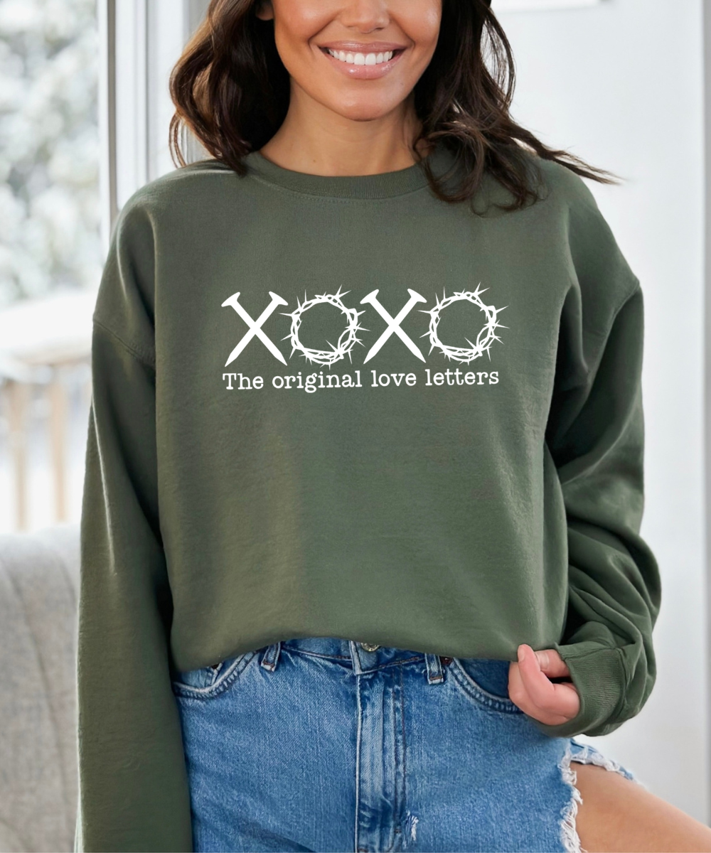 Desert Raine - Wholesale Graphic Sweatshirt - Women's - XOXO The Original Love Letters - Crewneck Sweatshirt1