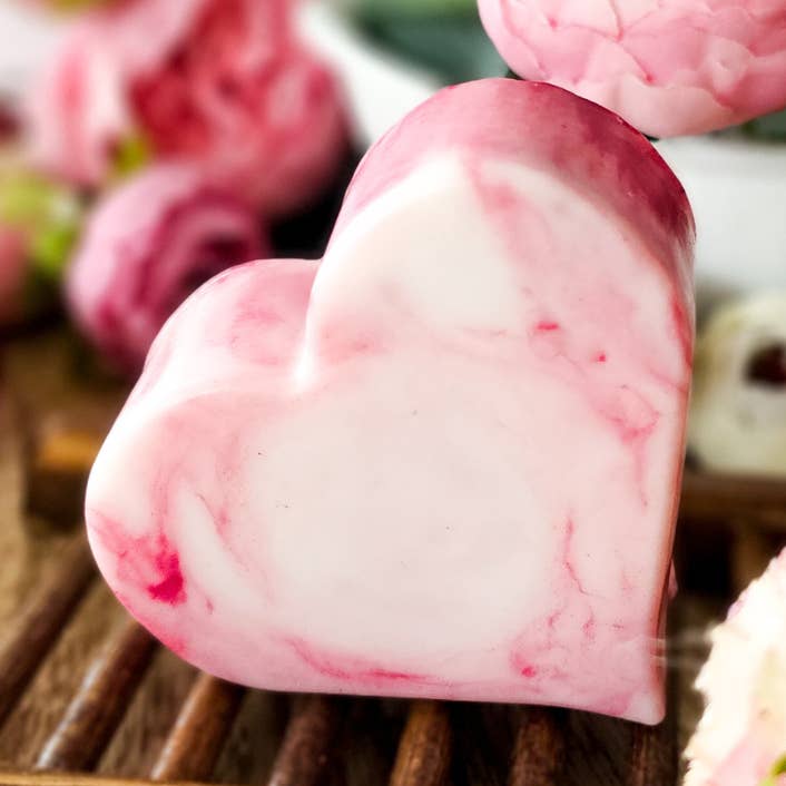 Corazon / heart soap for wholesale by Albisa Candles