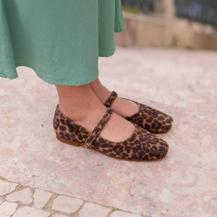 mokka Pass Ballerina, pattern velvet for wholesale on Faire5