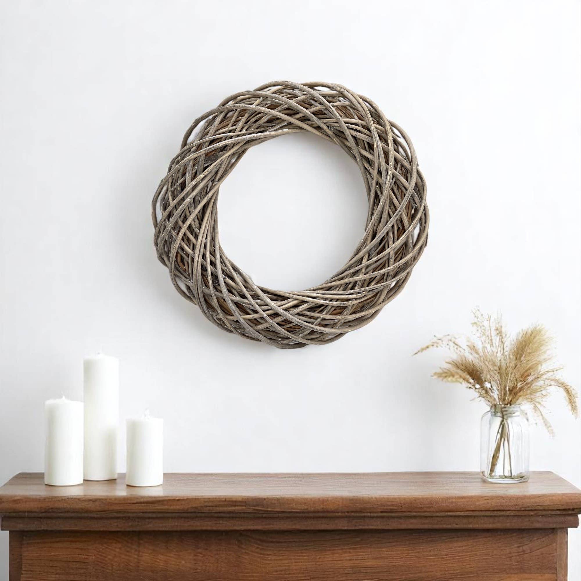 HomeRoots - Wholesale Wreath - 22" Natural Gray Willow Dried Wreath1