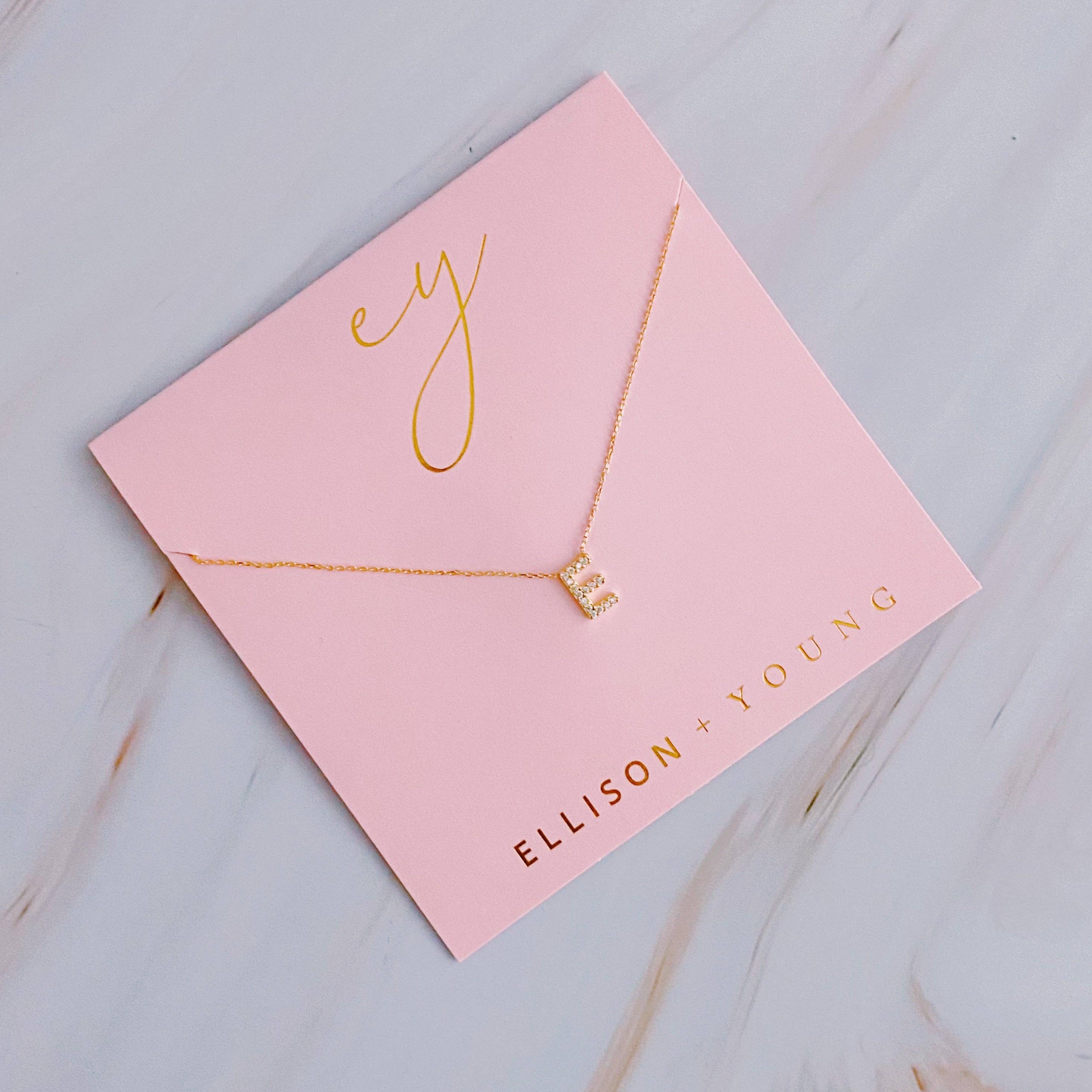 Ellison+Young - Vente Colliers à pendentif - Collier initial Understated Beauty4