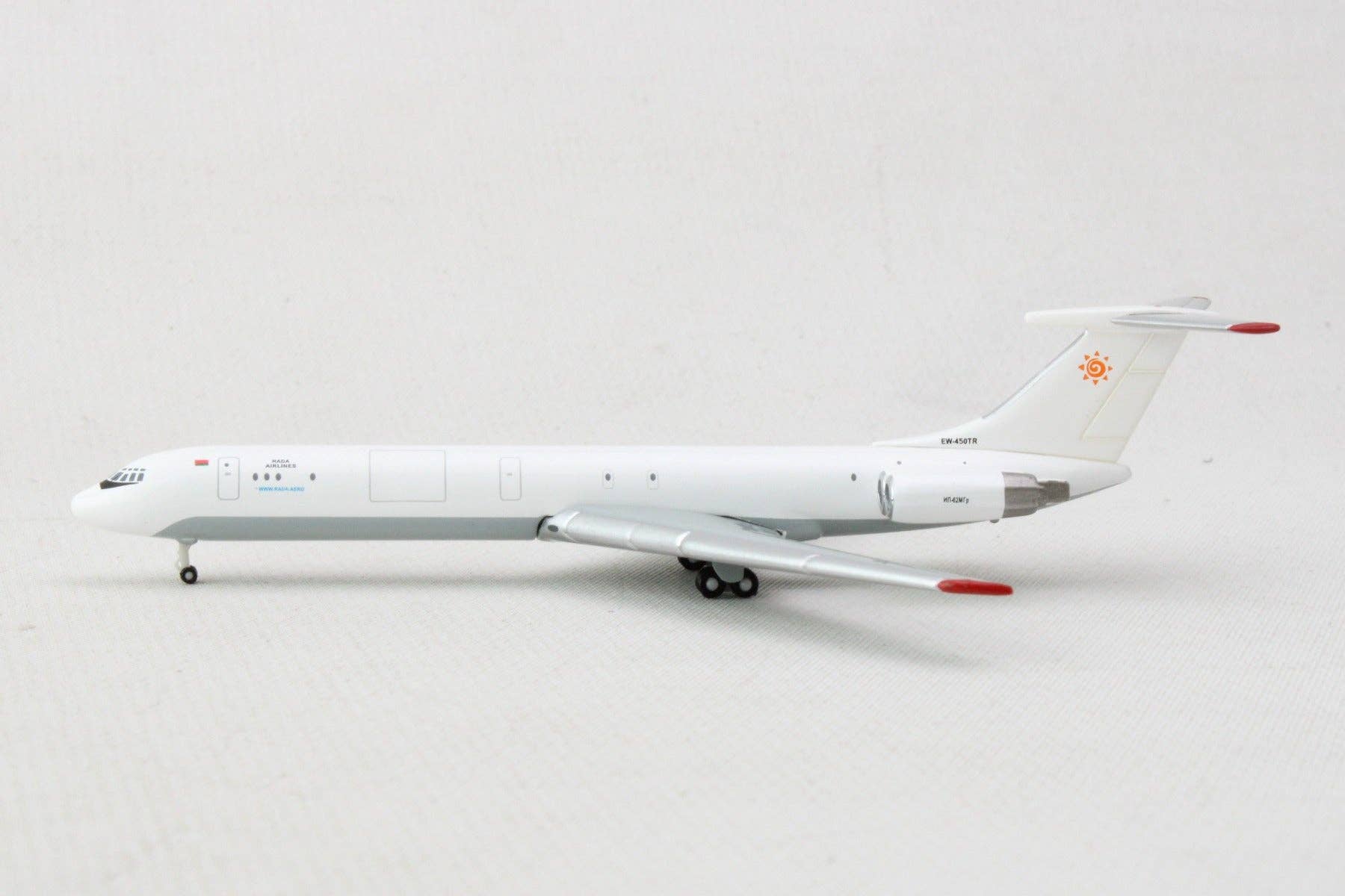 Daron Worldwide Trading - Wholesale Toy Plane - Kids - HERPA RADA IL62MF 1/500 (**)3