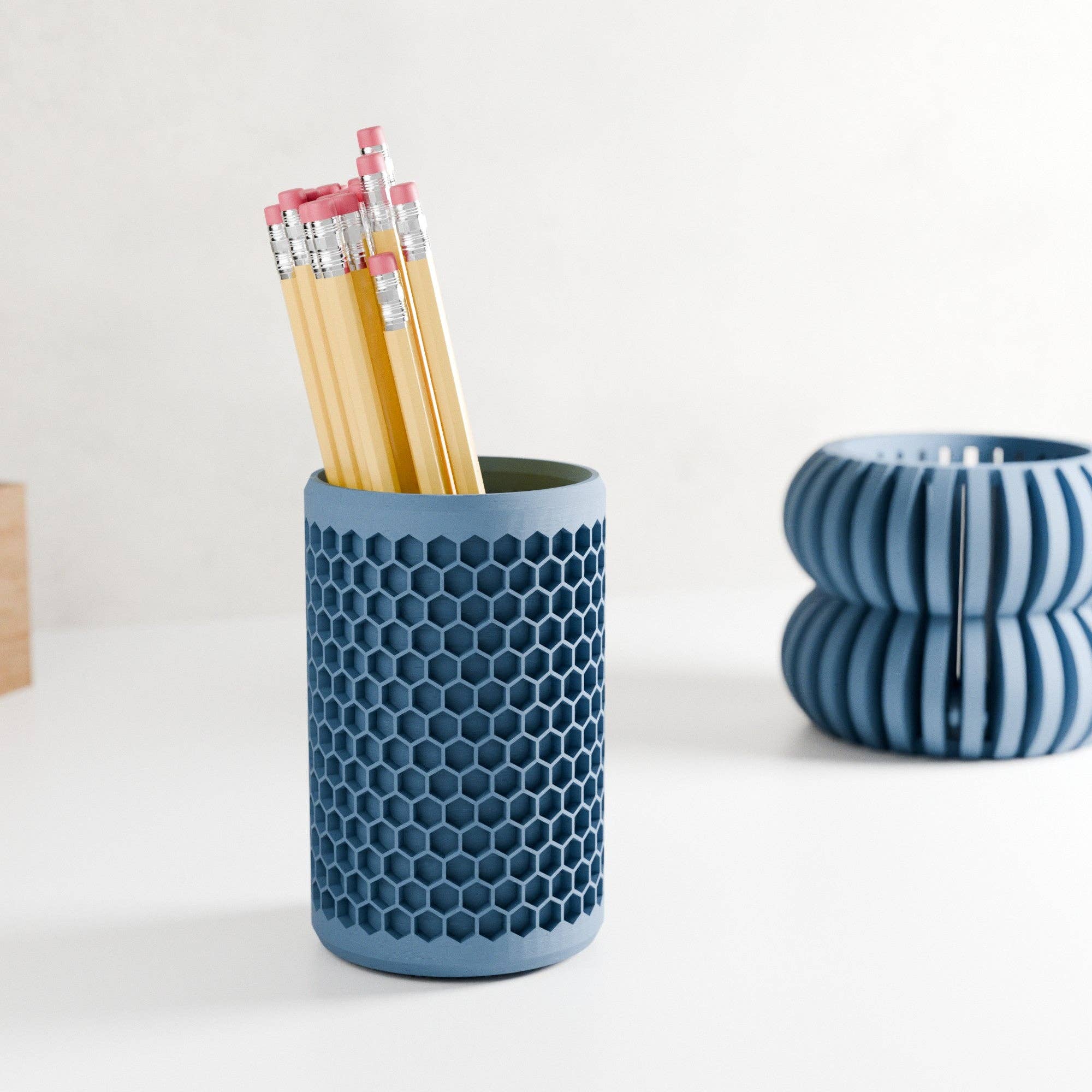 Modernized Pottery – wholesale Pencil holder – Modern Honeycomb Pencil Holder4