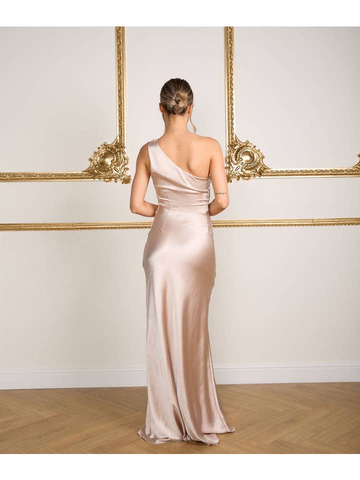 Six Stories – wholesale Gown – Women's – One Shoulder Satin Ruched Bridesmaid Dress - Oyster