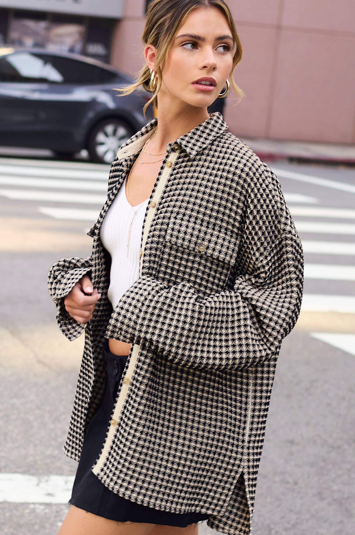 La Miel – Engroshandel Skjortejakke/shacket – til kvinder – La Miel unik waffeltekstureret oversized skjortejakke med knapper8