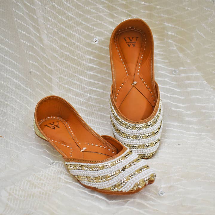 Raahi Global - Wholesale Flats – Women’s - Leather White Embellished Balle Indian Jutti Flats5