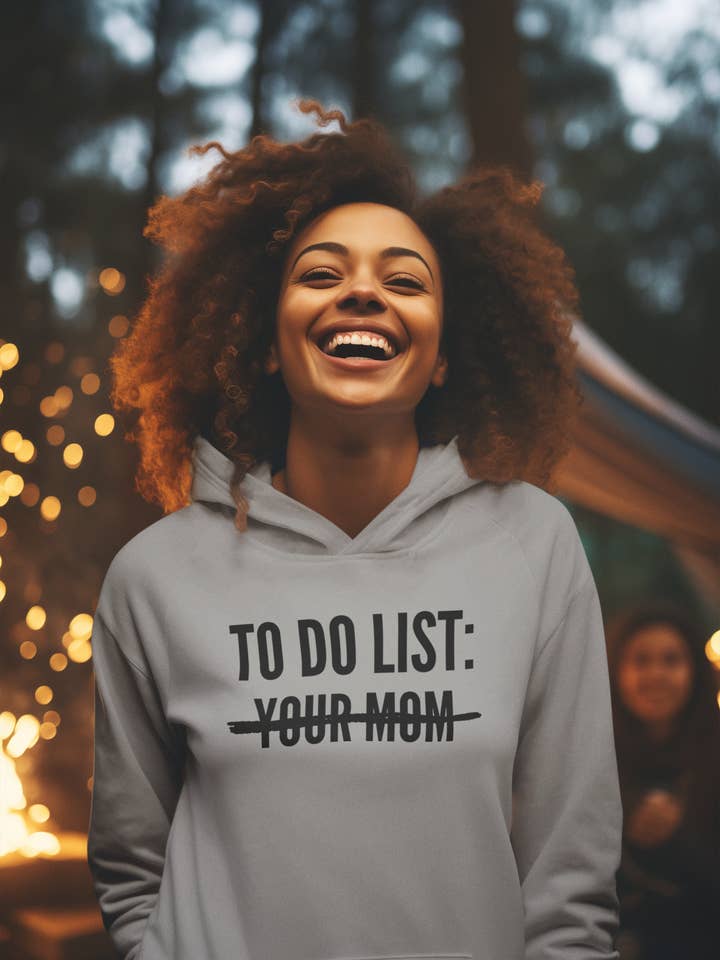 To Do Lijst: Je Moeder - Dames Hoodie voor wholesale door Smart Ass Shirts