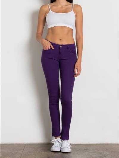 Lot de 12 jeans classiques en coton stretch violet 5 poches pour la vente par Apparel Candy