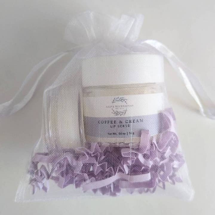 Naive Necessities – wholesale Lip balm set – Lip Balm & Lip Scrub Gift Set3