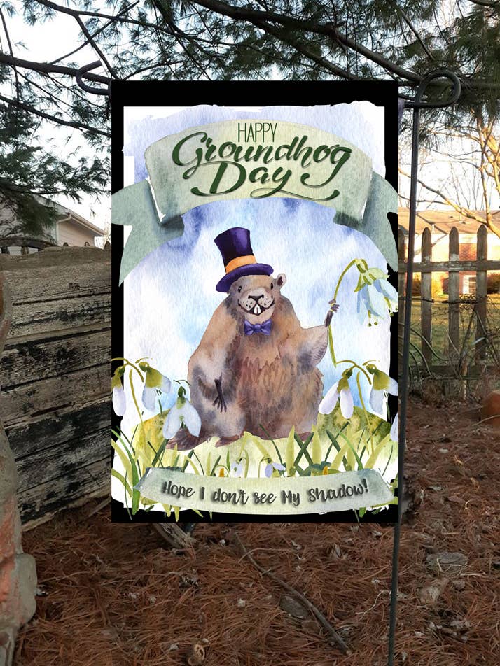 Drapeau de jardin Jour de la marmotte pour la vente par Happy Cow Lawn Decor