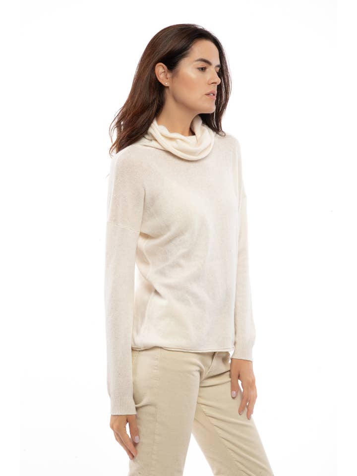 Women's Oversized Cashmere Cowl Neck Sweater Brown for wholesale on Faire5