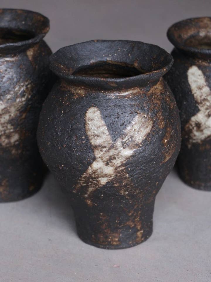 Vaso piccolo nero Yodh per la vendita all'ingrosso da parte di EI Elea Lelimouzin