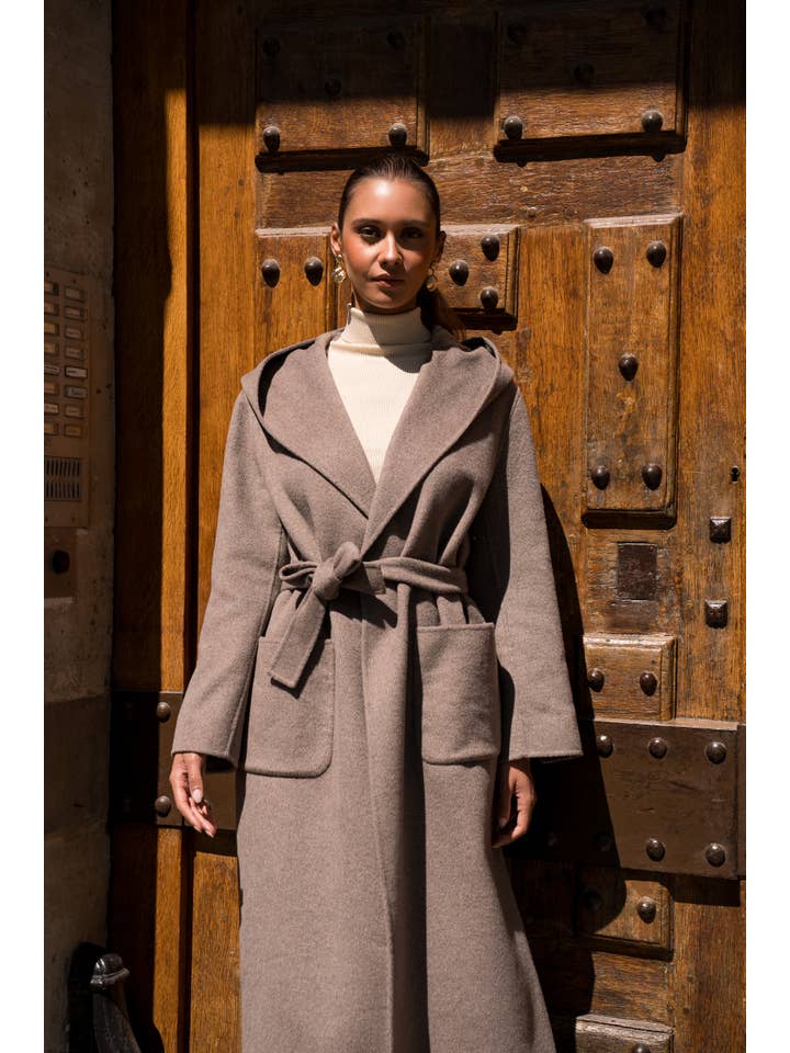 Attentif Paris - Wholesale Coat - Women's - Hand-sewn long wool coat with large hood and belt2