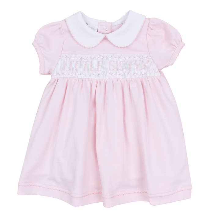 Robe à manches courtes smockée Petite Sœur pour la vente par Magnolia Baby