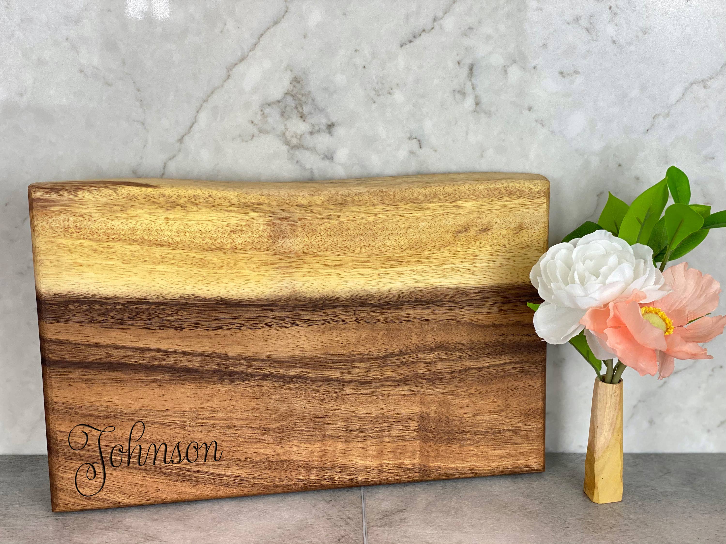 Tuckahoe Hardwoods - Wholesale Cutting Board - Medium Live Edge Square End Board3