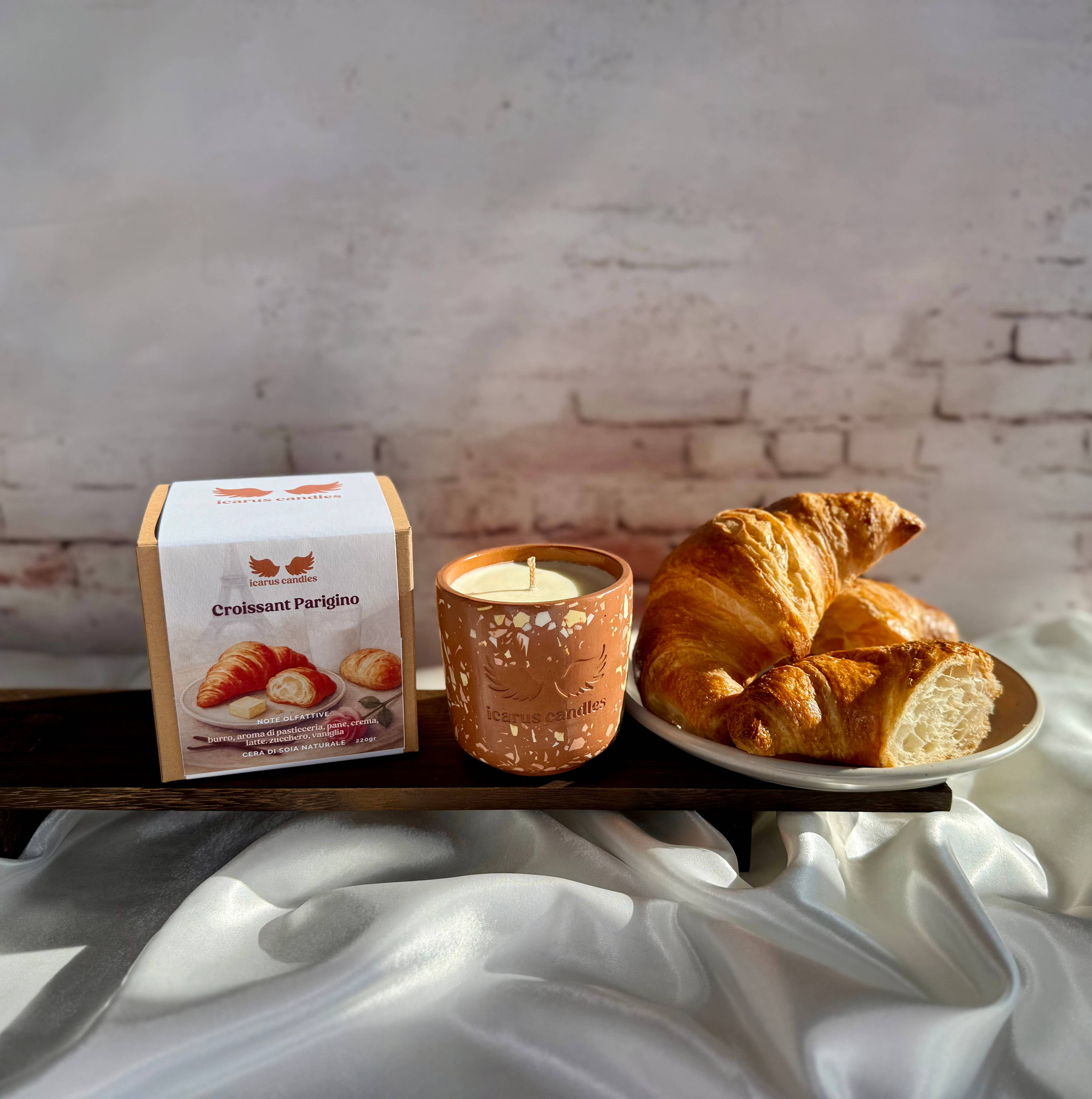 Icarus Candles - Wholesale Jar/Filled Candle - Candela - Parisian Croissant1