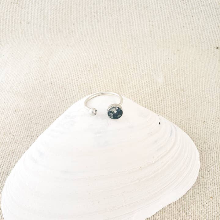 Maine Shellware - Wholesale Single Stone/Solitaire Ring - Antique Silver Round Ring5