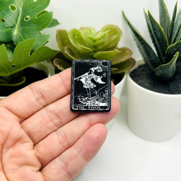Guerrilla Charm - Wholesale Individual Charm/Pendant - The Fool Black and White Tarot Card Charms, 34x25mm1