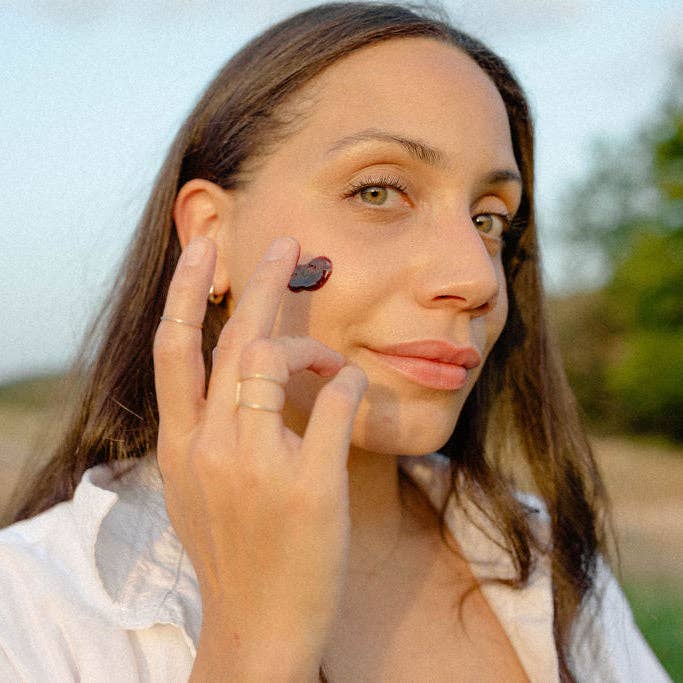 Apoterra – wholesale Skincare face mask – Hibiscus Exfoliating Mud6