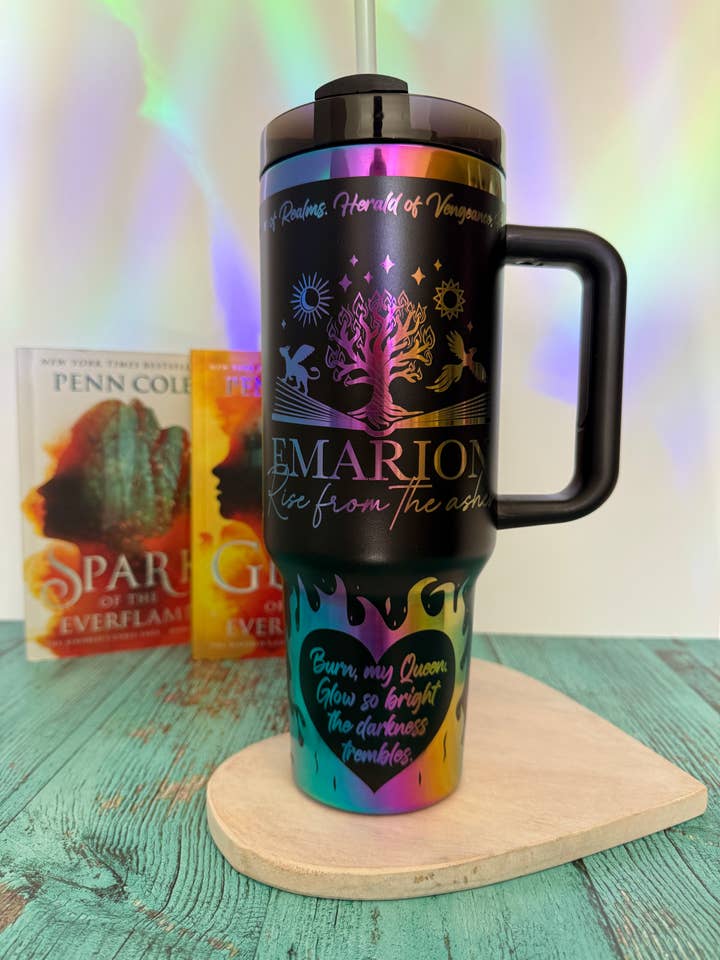 Kindred’s Curse Saga graverad 40 oz tumbler licensierad för wholesale av zoo&roo