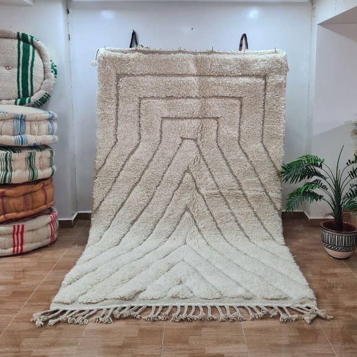 Autentico Tappeto Berbero Annodato a Mano – Pelo Alto, 100% Lana 065 per la vendita all'ingrosso da parte di Maroccarpets Poufs and pillows wholesale +31648976894