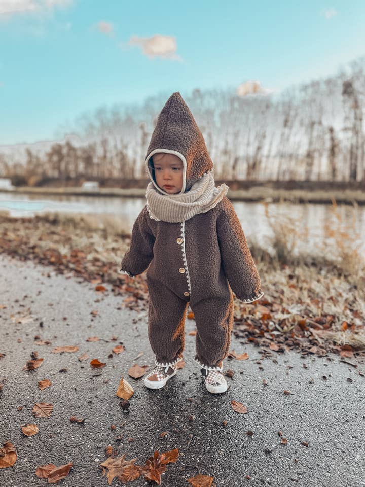 Annie & Charles - Wholesale Snow Suit - Kids - Annie & Charles® fluffy suit with hat 1