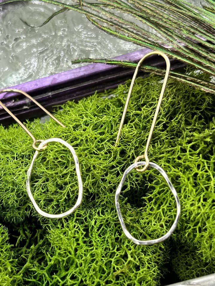 Petites gouttes à galets en métal mixte CHERYL pour la vente par Rachel Renee Jewelry