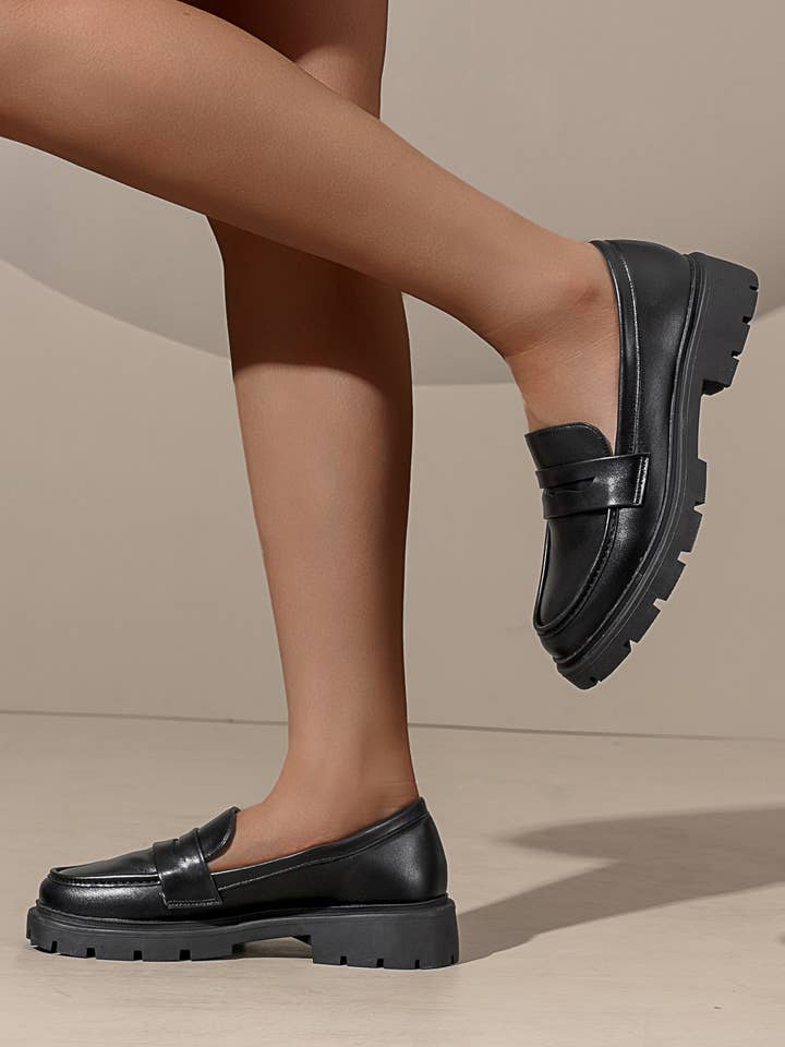 C'M PARIS - Wholesale Loafers - Women's - Classic Chunky Loafer with Lug Sole 77-6473