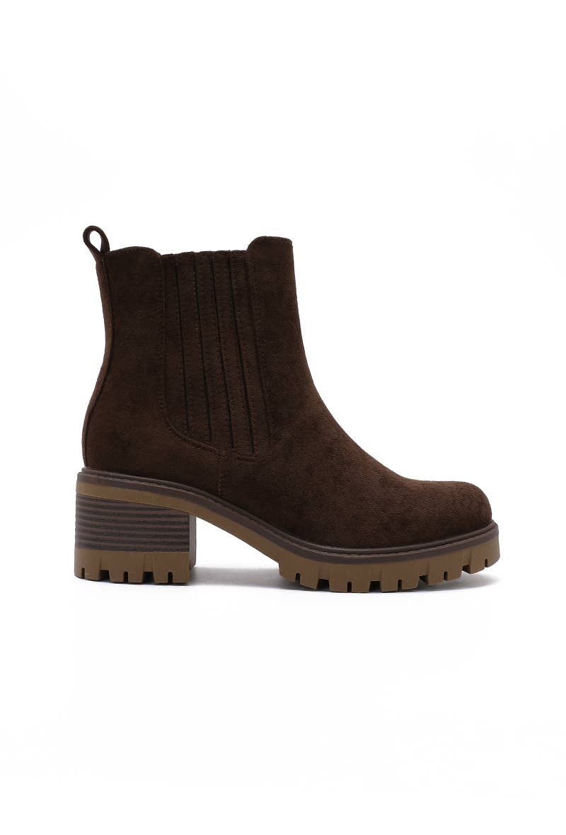 Joia Paris - Wholesale Boots - Women's - Women's ankle boots with block heel and lug sole WZ-7121