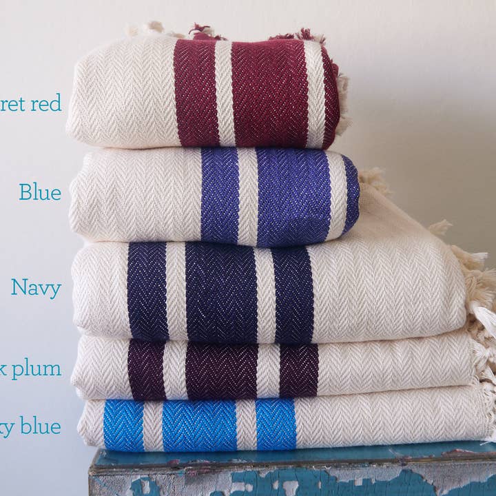 Living Roots - Wholesale Throw Blanket - 100 % Soft Cotton Throw Blanket - Dark Plum3